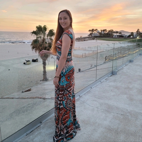 Meet your Posher, Tamara - Picture 1 of 4